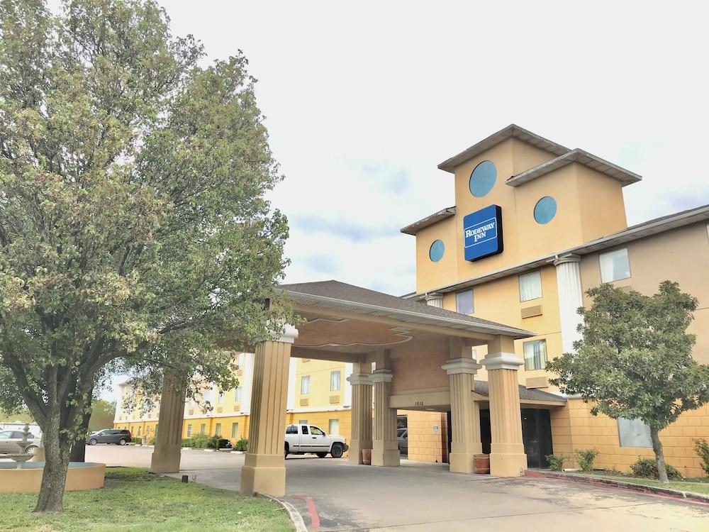 Super 8 By Wyndham Temple I-35 Hotel Eksteriør billede